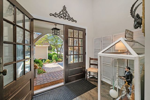 719 Stonebridge Road, Frankfort, IL 60423