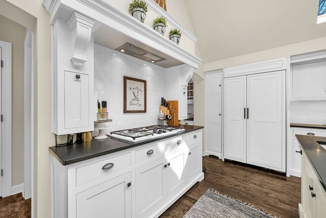 719 Stonebridge Road, Frankfort, IL 60423