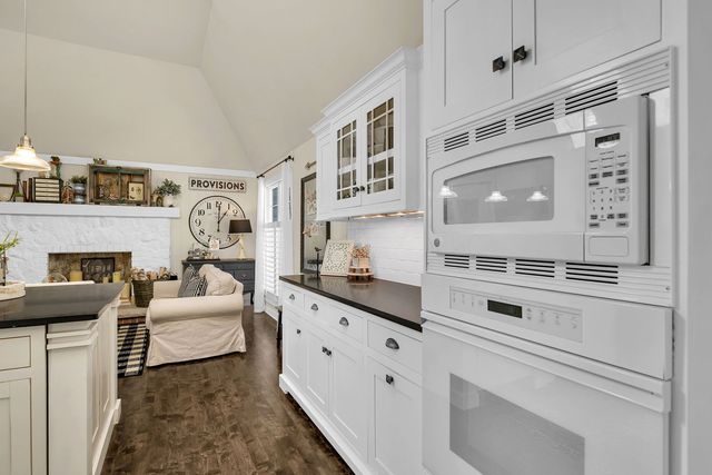 719 Stonebridge Road, Frankfort, IL 60423