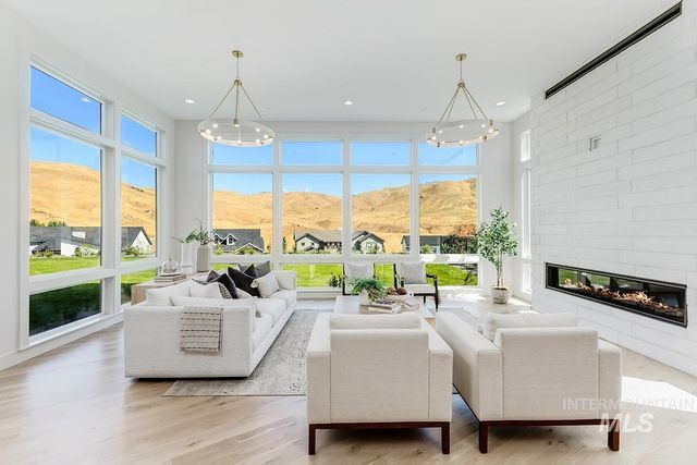 6062 E Marmount, Boise, ID 83716