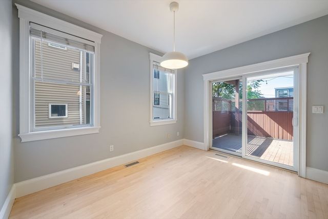 618-620 E. Third St. 1, Boston, MA 02127
