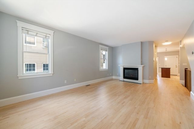618-620 E. Third St. 1, Boston, MA 02127