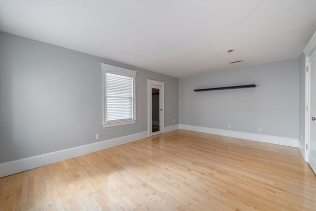 618-620 E. Third St. 1, Boston, MA 02127