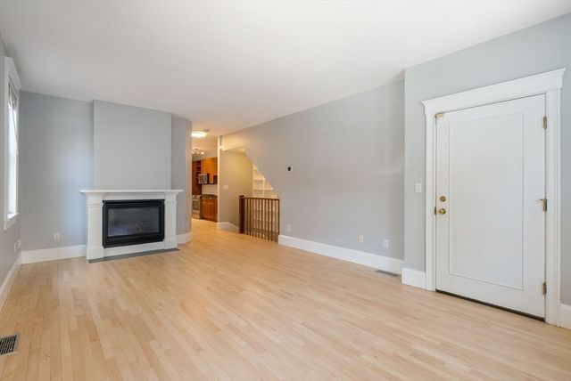 618-620 E. Third St. 1, Boston, MA 02127