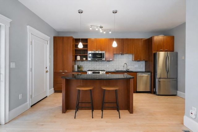 618-620 E. Third St. 1, Boston, MA 02127