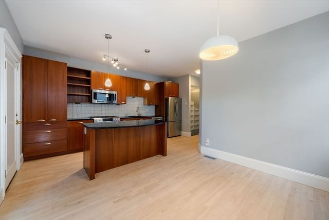 618-620 E. Third St. 1, Boston, MA 02127