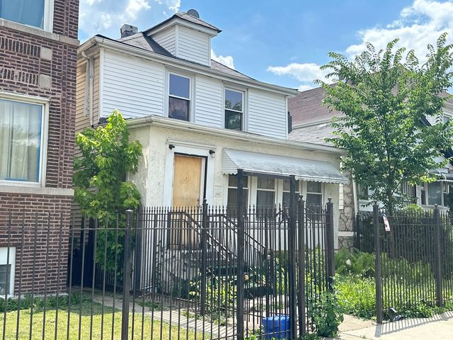 5257 W Gladys Avenue, Chicago, IL 60644
