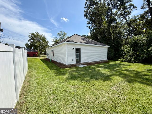 6 Roundtree Street, Statesboro, GA 30458