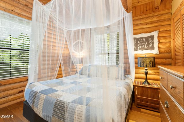 1284 Laurel Lick Road, Sevierville, TN 37862
