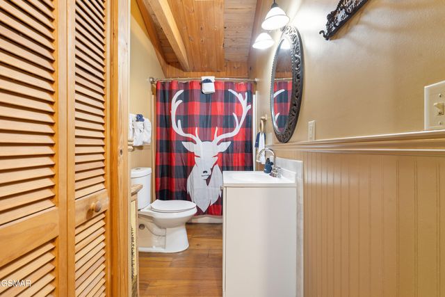 1284 Laurel Lick Road, Sevierville, TN 37862