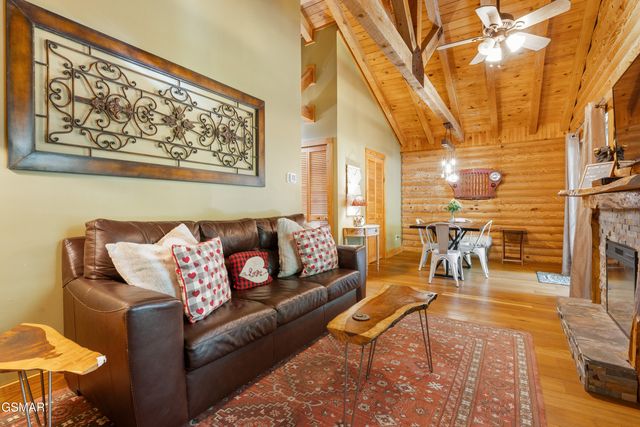 1284 Laurel Lick Road, Sevierville, TN 37862