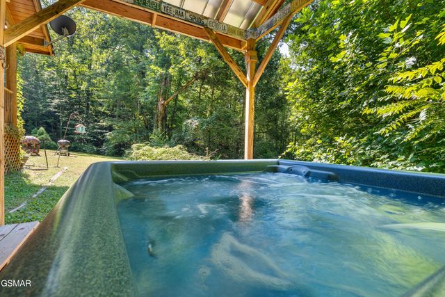 1284 Laurel Lick Road, Sevierville, TN 37862