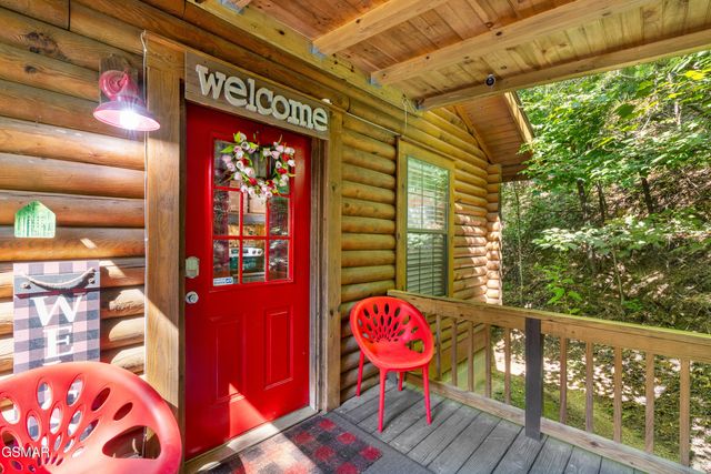 1284 Laurel Lick Road, Sevierville, TN 37862