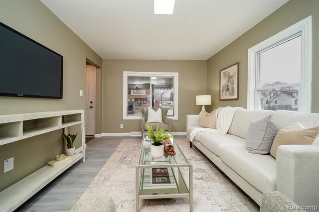 7244 Fisher Avenue, Warren, MI 48091