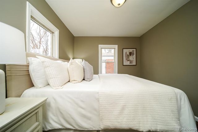 7244 Fisher Avenue, Warren, MI 48091