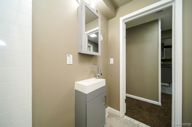 7244 Fisher Avenue, Warren, MI 48091