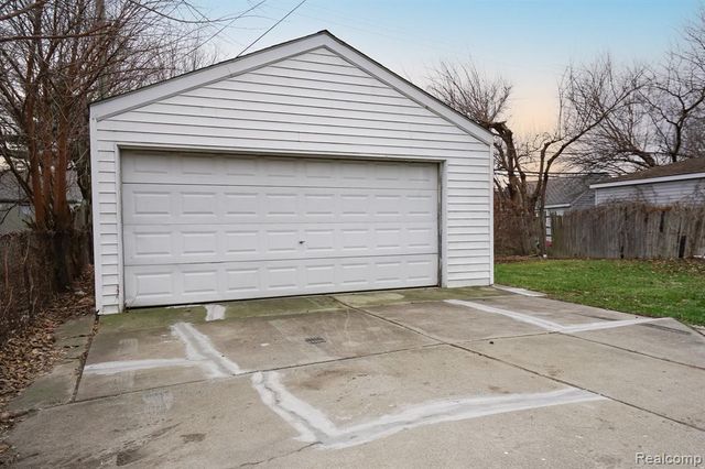7244 Fisher Avenue, Warren, MI 48091