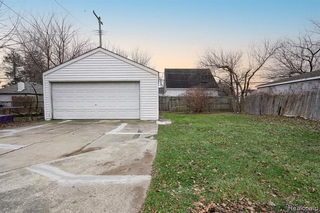 7244 Fisher Avenue, Warren, MI 48091