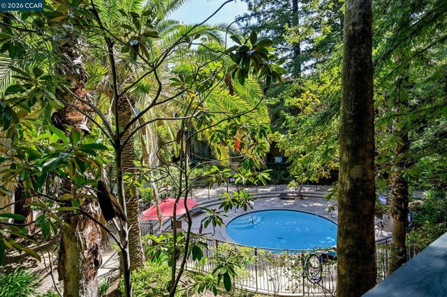 1246 Walker Ave 210, Walnut Creek, CA 94596