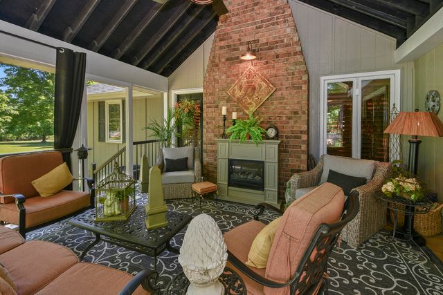 901 N Rodeo Court, Nixa, MO 65714