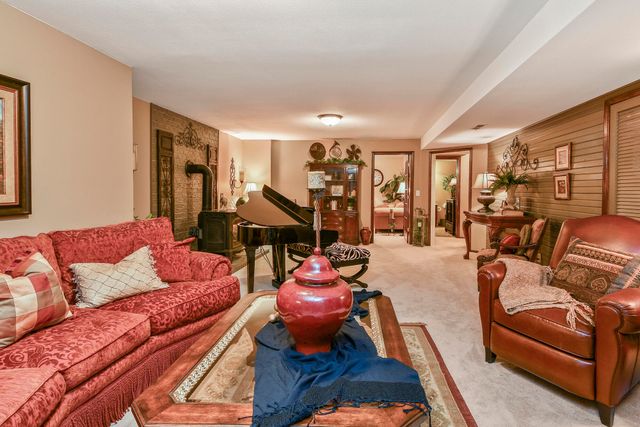 901 N Rodeo Court, Nixa, MO 65714