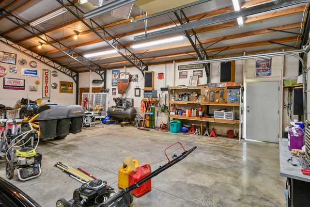 901 N Rodeo Court, Nixa, MO 65714