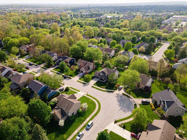 261 Whitaker Avenue N, Powell, OH 43065