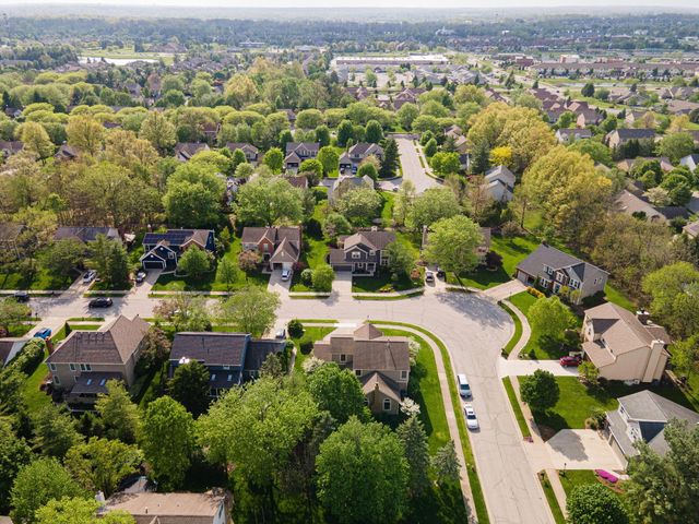 261 Whitaker Avenue N, Powell, OH 43065