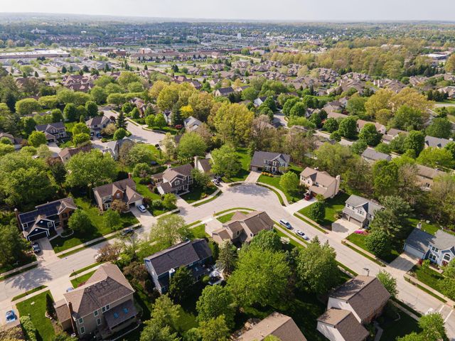 261 Whitaker Avenue N, Powell, OH 43065