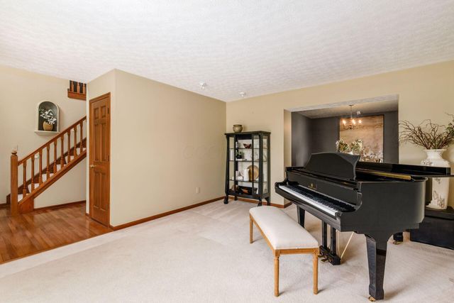 261 Whitaker Avenue N, Powell, OH 43065