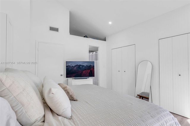 10080 SW 77th Ct, Miami, FL 33156