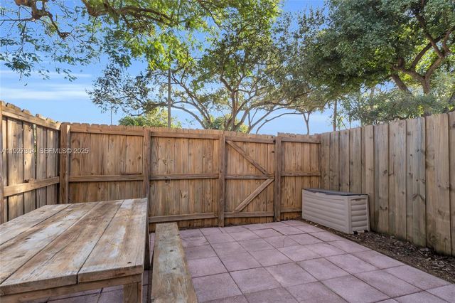 10080 SW 77th Ct, Miami, FL 33156