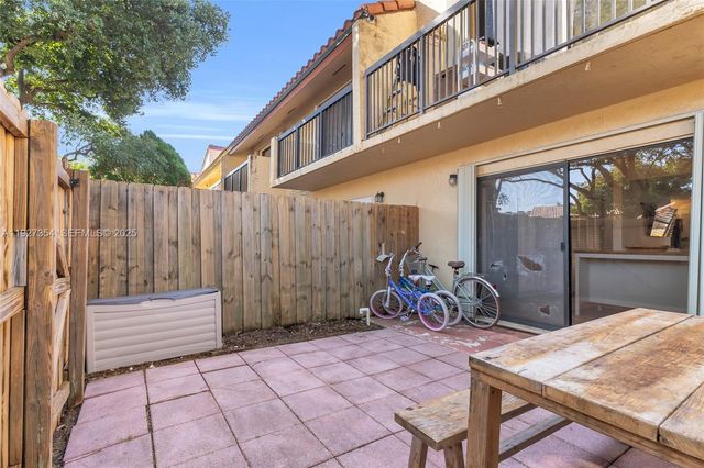 10080 SW 77th Ct, Miami, FL 33156