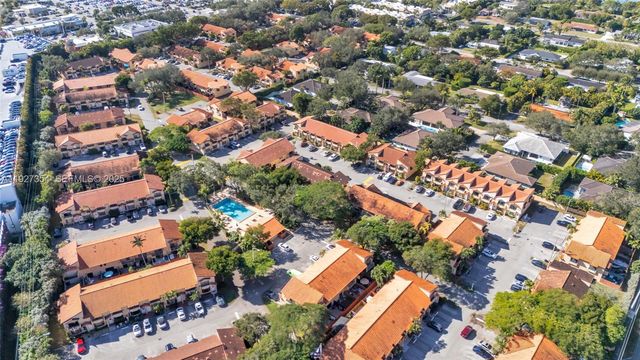 10080 SW 77th Ct, Miami, FL 33156