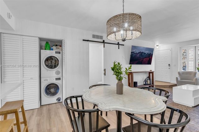 10080 SW 77th Ct, Miami, FL 33156