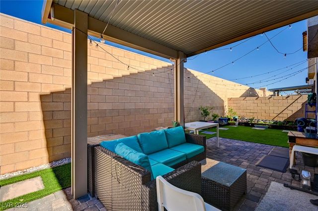 6747 Marjoram Street, Las Vegas, NV 89166