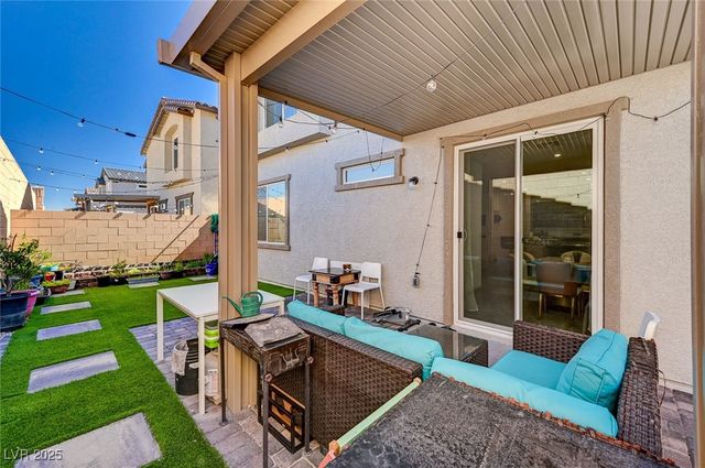 6747 Marjoram Street, Las Vegas, NV 89166