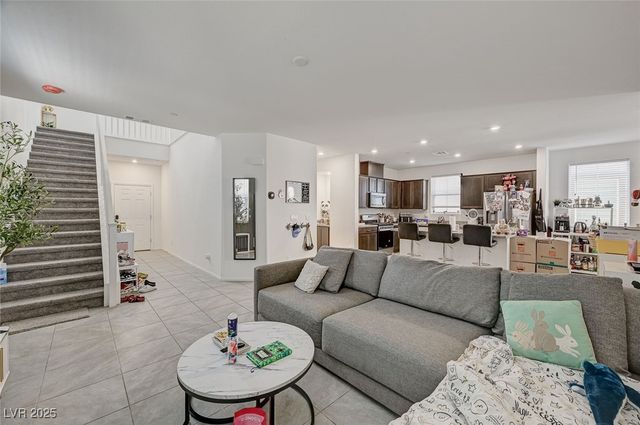 6747 Marjoram Street, Las Vegas, NV 89166