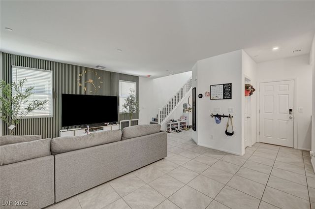 6747 Marjoram Street, Las Vegas, NV 89166