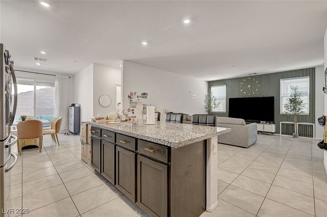 6747 Marjoram Street, Las Vegas, NV 89166