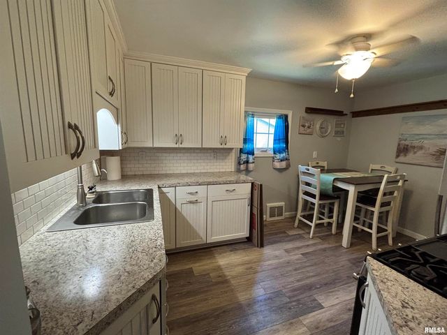 317 E FRANCES Avenue, Peoria, IL 61614
