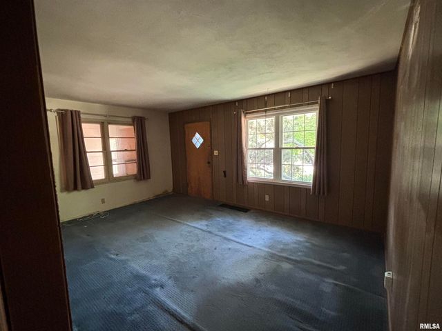 317 E FRANCES Avenue, Peoria, IL 61614