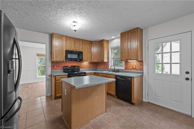 686 Mock Road, High Point, NC 27265