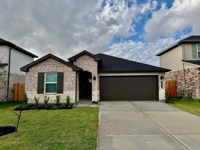 4922 Oakwood Drive, Fresno, TX 77545
