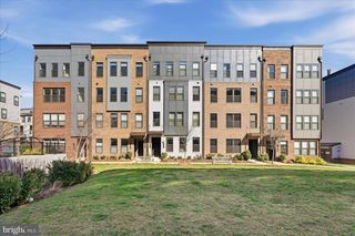 12118 LOBLOLLY DR #40, Fairfax, VA 22033