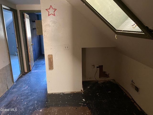 802 5th Avenue, Troy, NY 12182