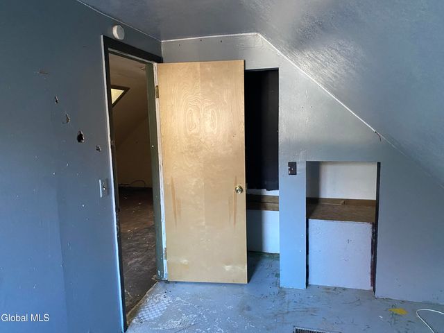 802 5th Avenue, Troy, NY 12182