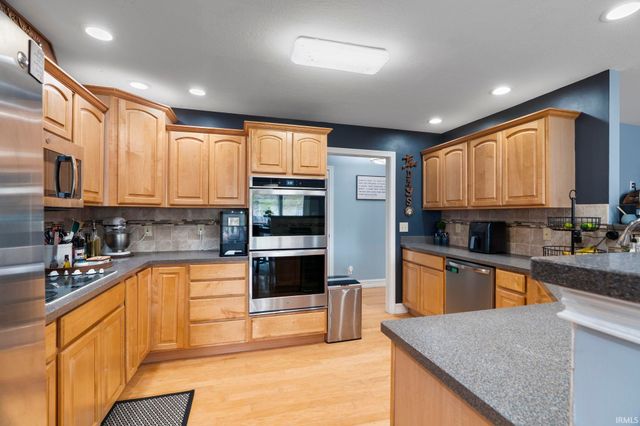 3322 S Crosspoint Court, Lafayette, IN 47909