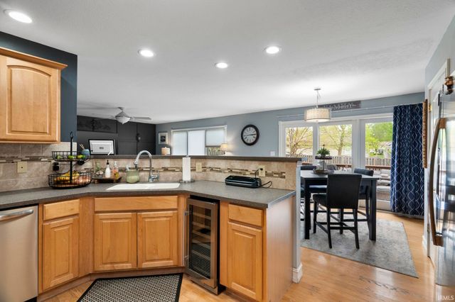 3322 S Crosspoint Court, Lafayette, IN 47909