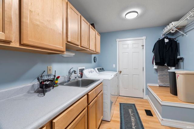 3322 S Crosspoint Court, Lafayette, IN 47909
